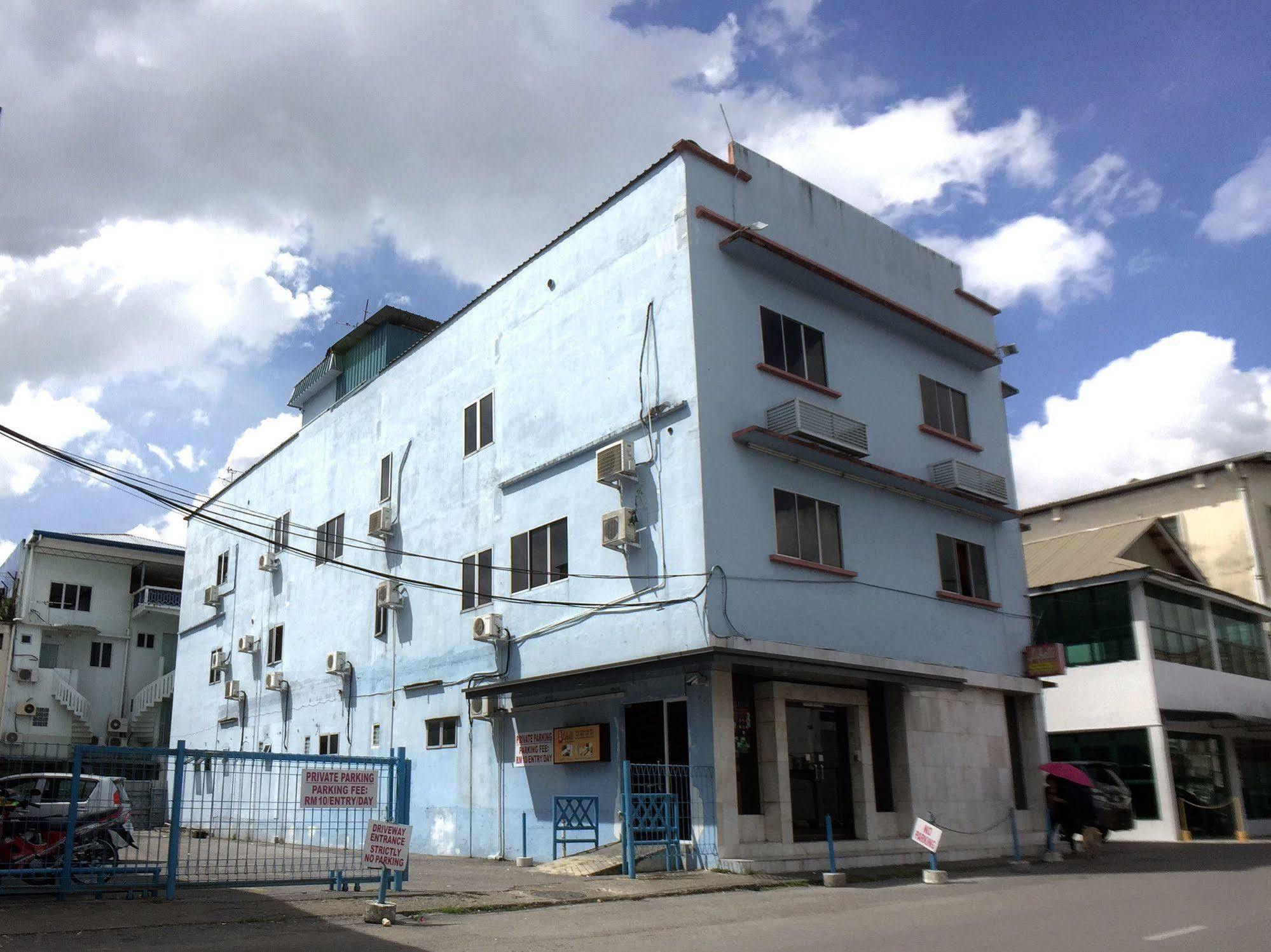 Abell Residence Кучинг Екстериор снимка